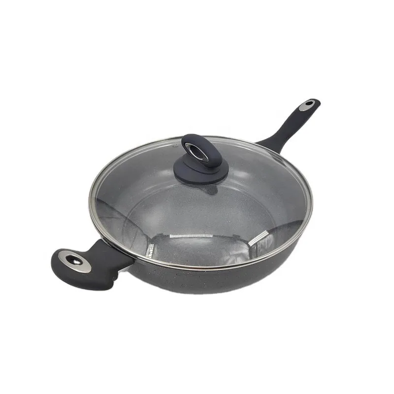 Żeliwna patelnia Wok z powłoką nieprzywierającą